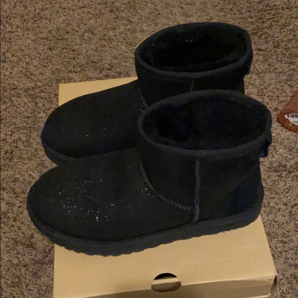 black short uggs